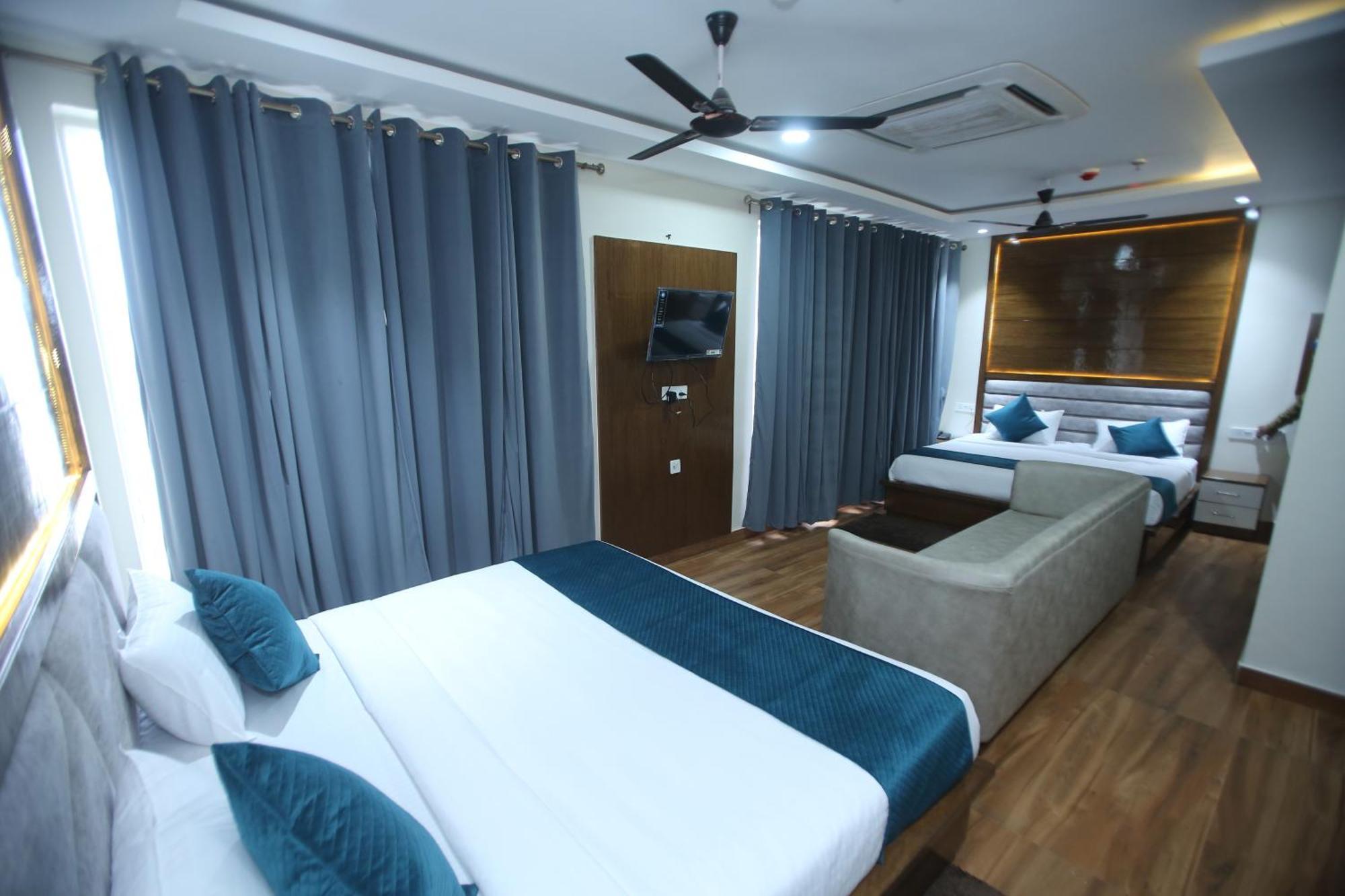 Affluence Hotel Kharar Bagian luar foto