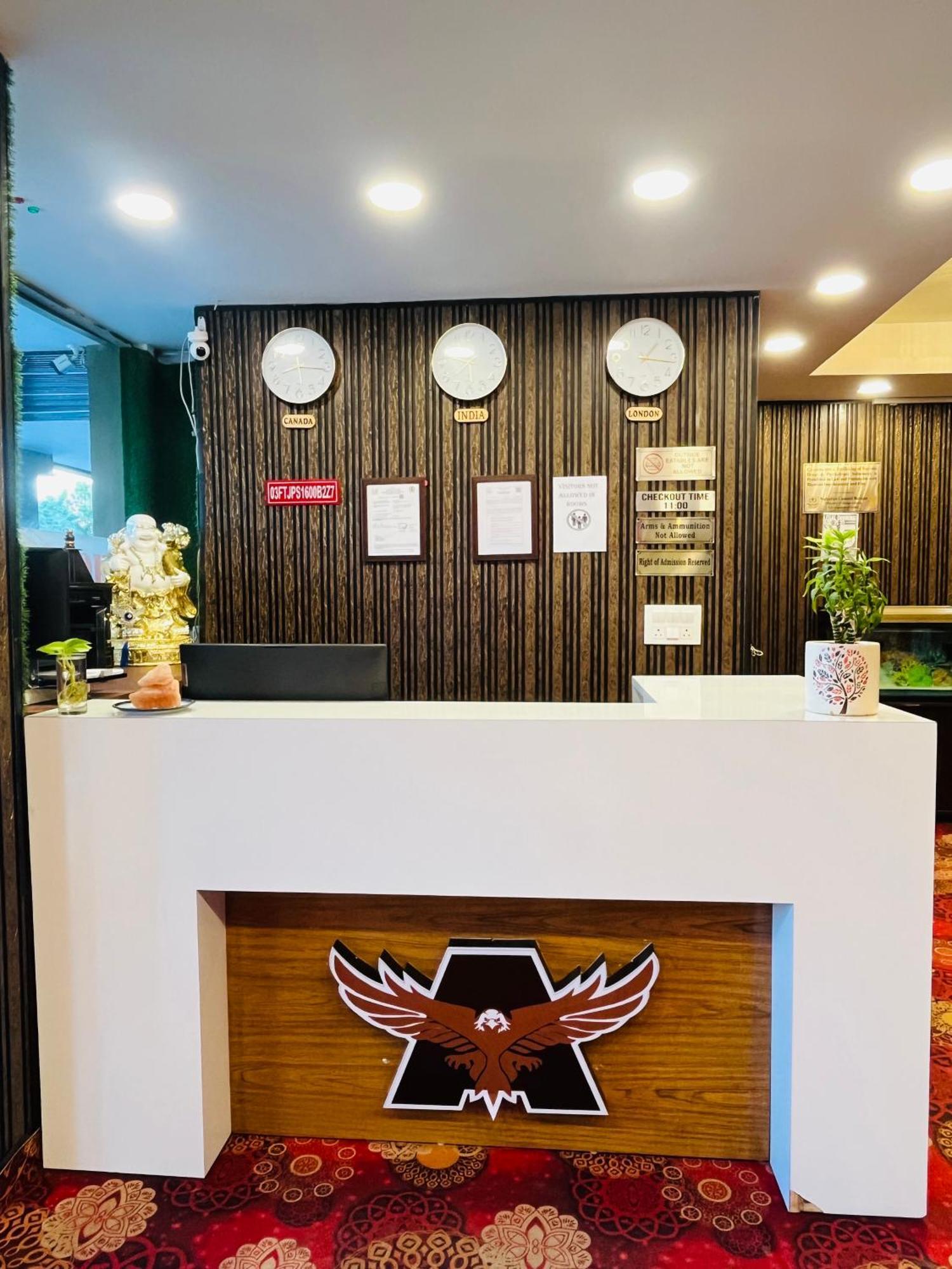 Affluence Hotel Kharar Bagian luar foto